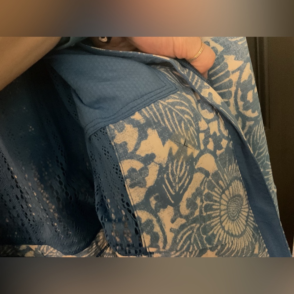 Lululemon Studio Jacket Rare Blue Floral Print Mesh Lined Size 8 EUC Cord Port - Picture 9 of 9